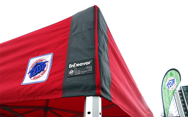 професионална шатра Endeavor детайл подсилени ъгли и знаме