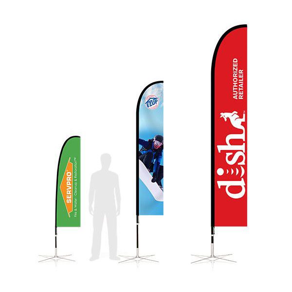 професионален рекламен флаг E-Z UP® Slim Blade, в три размера, сравнени с човешки ръст