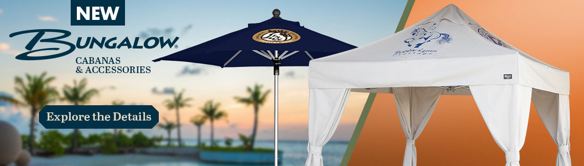 банер с луксозни шатри и чадъри на фона на морето
